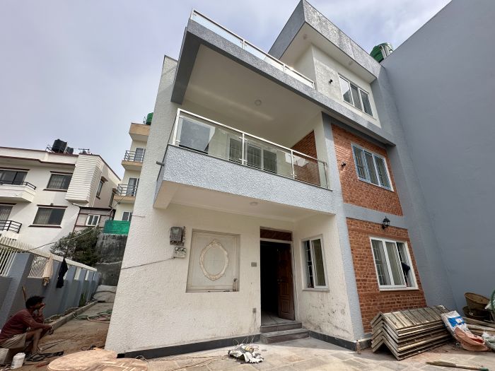 Residental House On At Ganesh Chowk