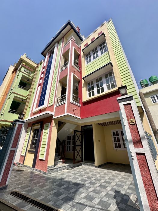 Triplex house on sale at Kadaghari